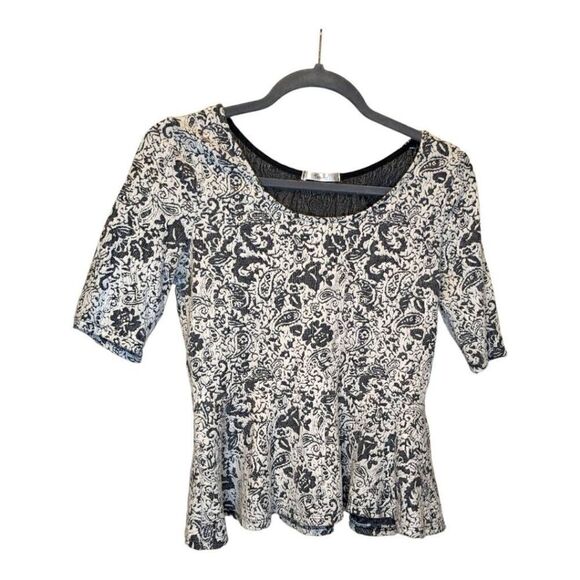 Timing Scoop Neck Blouse - Picture 1 of 4